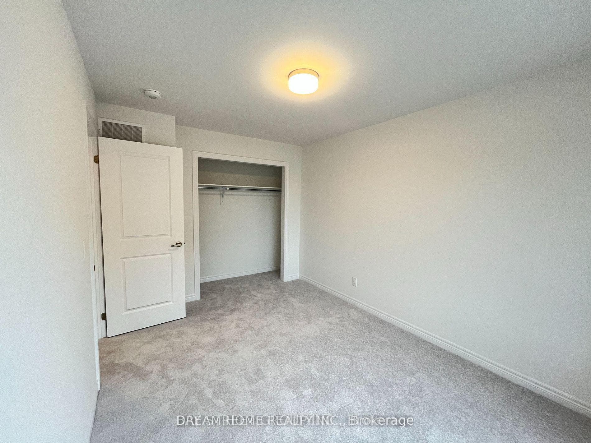 8 Brofarm Lane photo 17