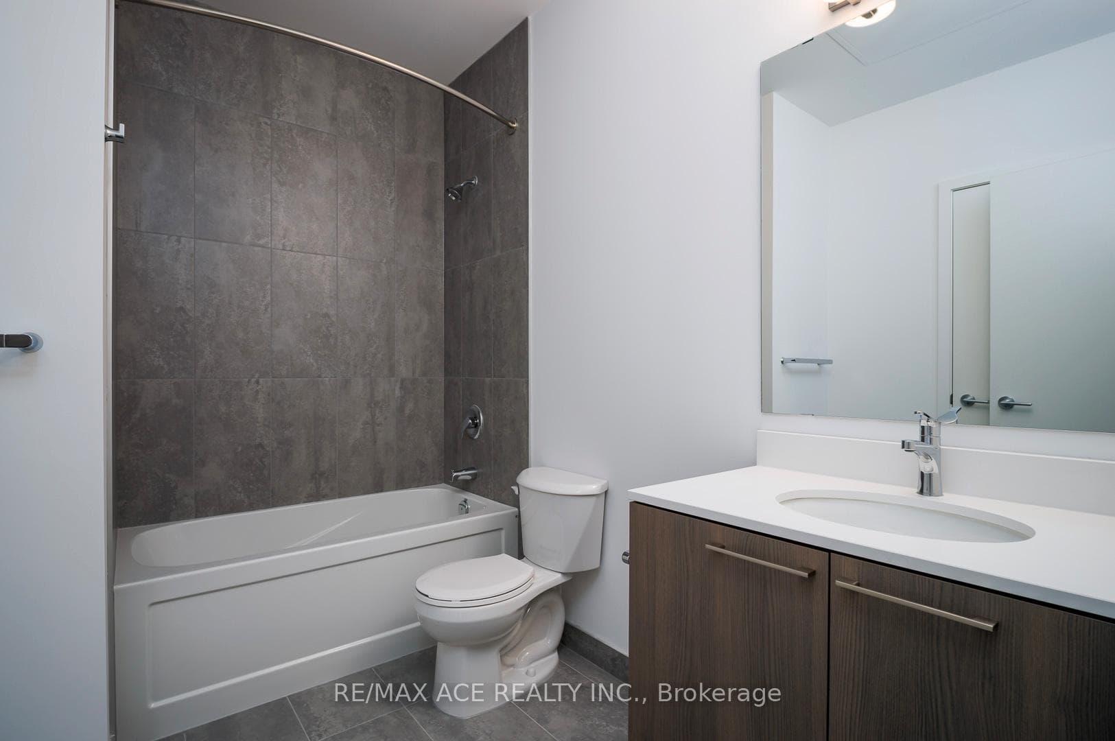 7439 Kingston Road Unit 321 photo 9