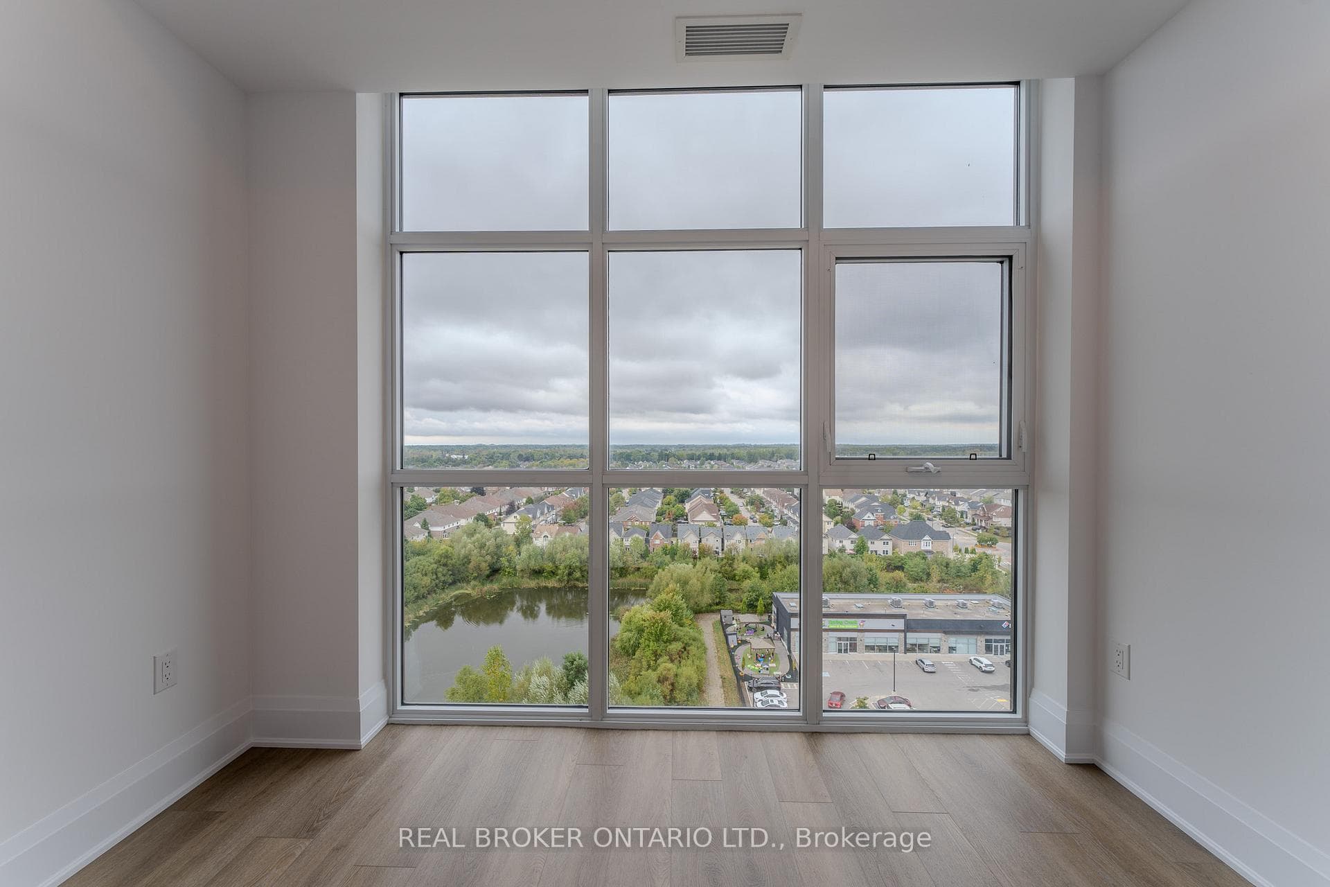 470 Dundas Street Unit 1205 photo 7