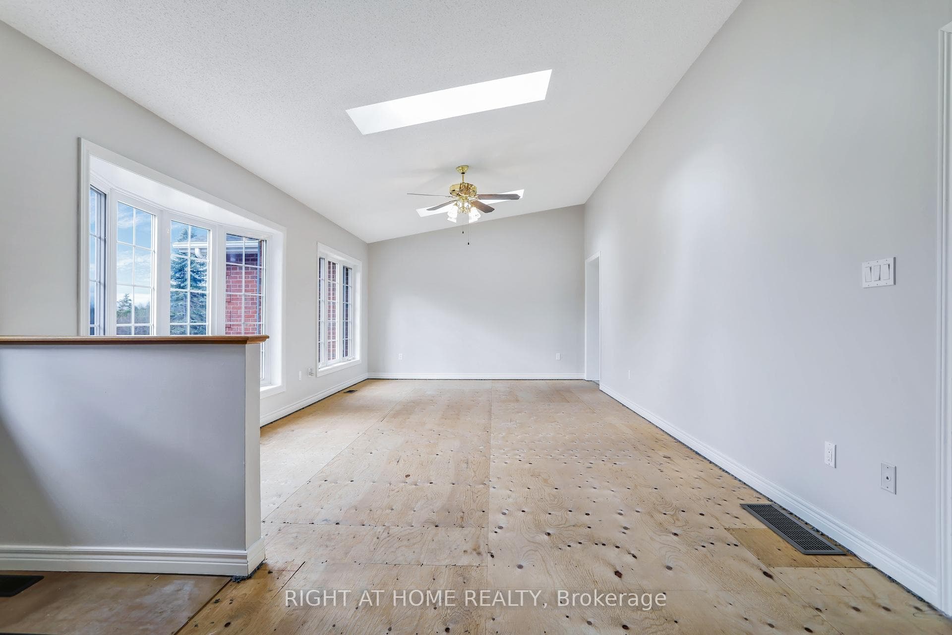 560 Davis Drive photo 11