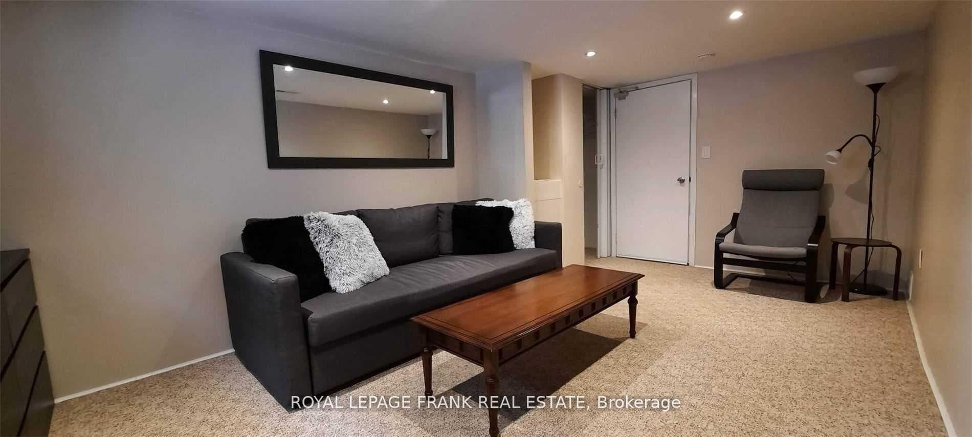 208 St Lawrence Street photo 12