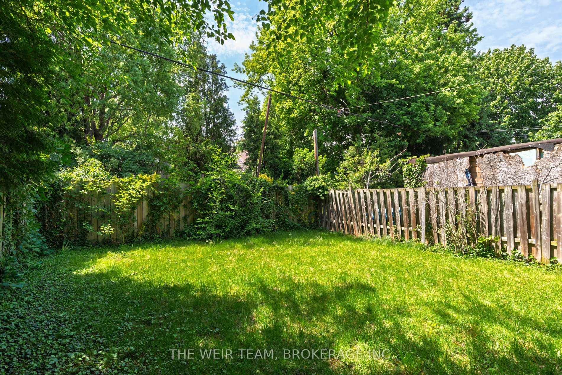 226 Ottawa Street photo 35