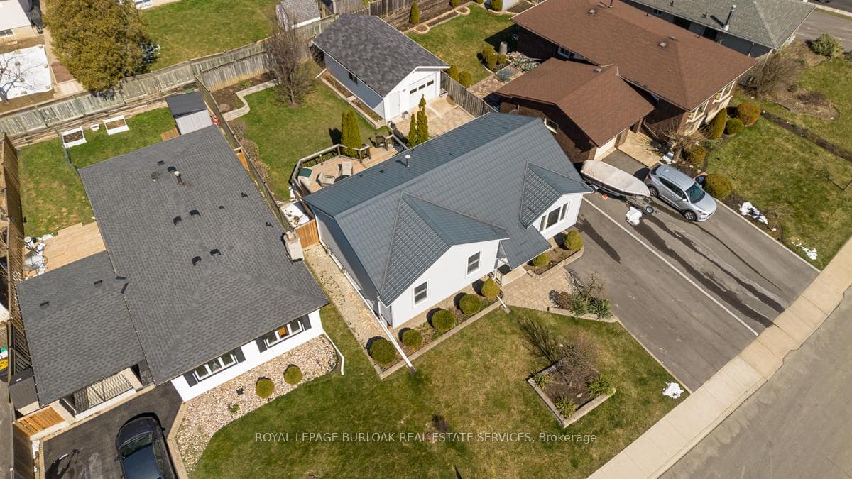 292 Cranbrook Drive photo 2