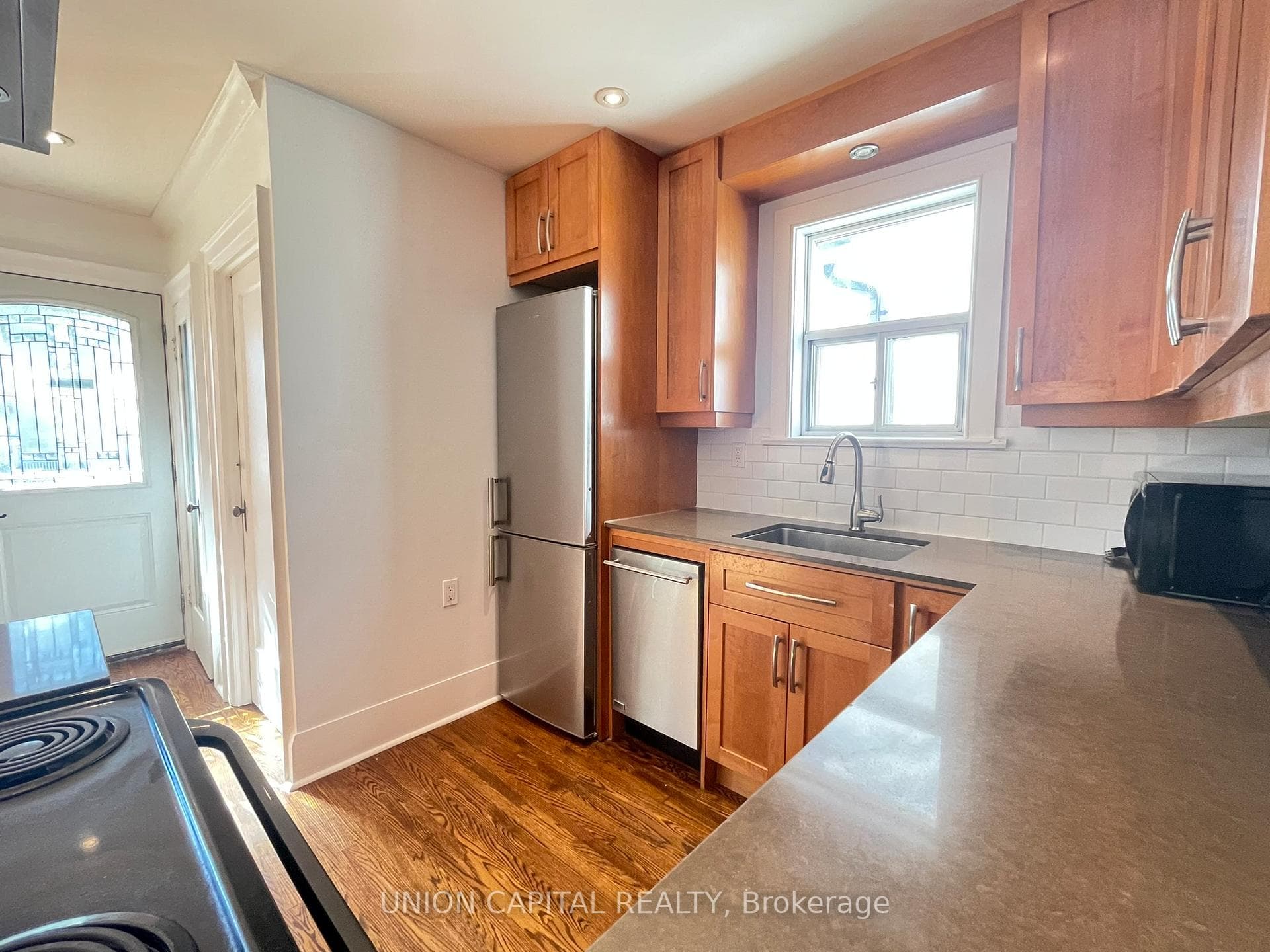 46 Richard Avenue photo 18