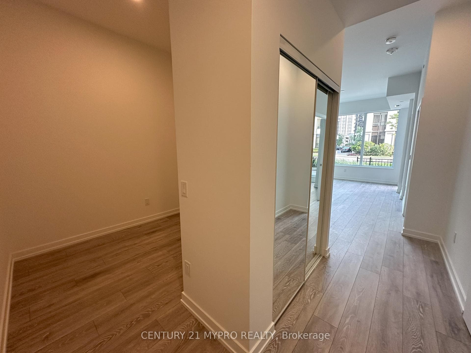 1100 Sheppard Avenue Unit 105 photo 5
