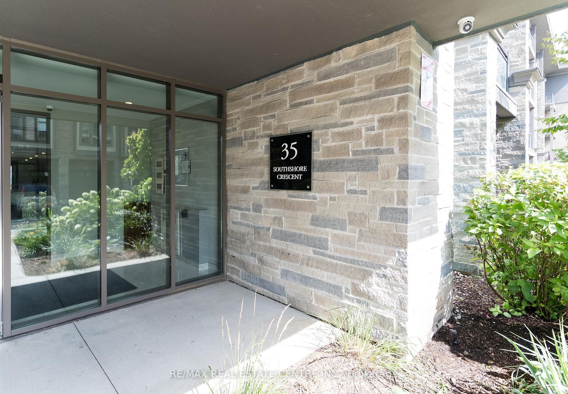 35 Southshore Crescent Unit 114 photo 22