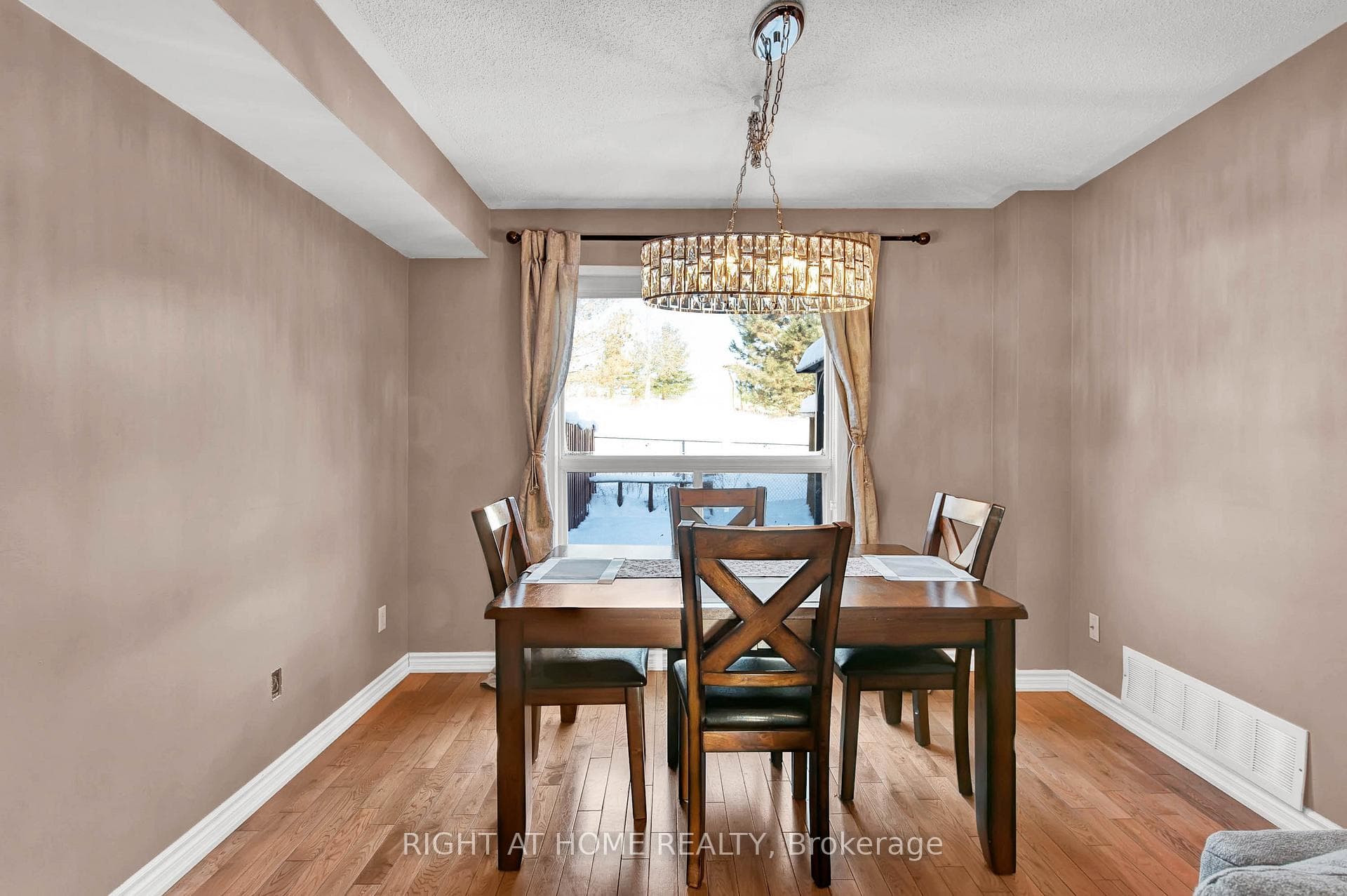 10 GADWALL Avenue photo 8