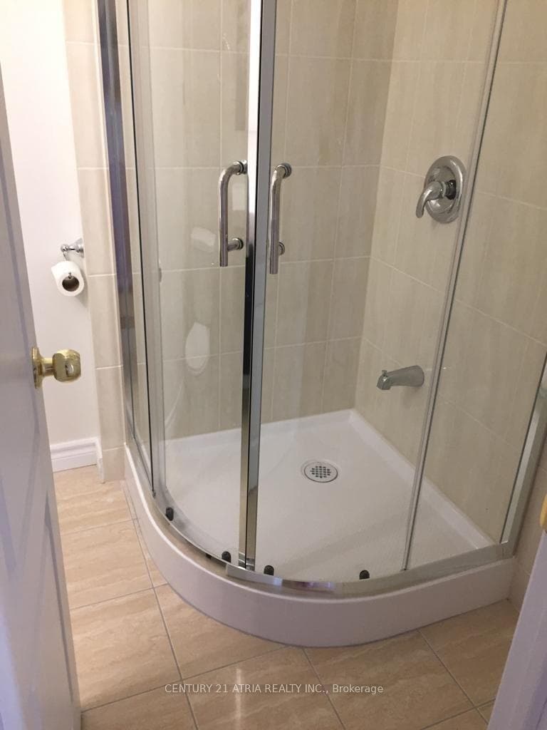 429 Reeves Way Boulevard Unit Basment photo 3
