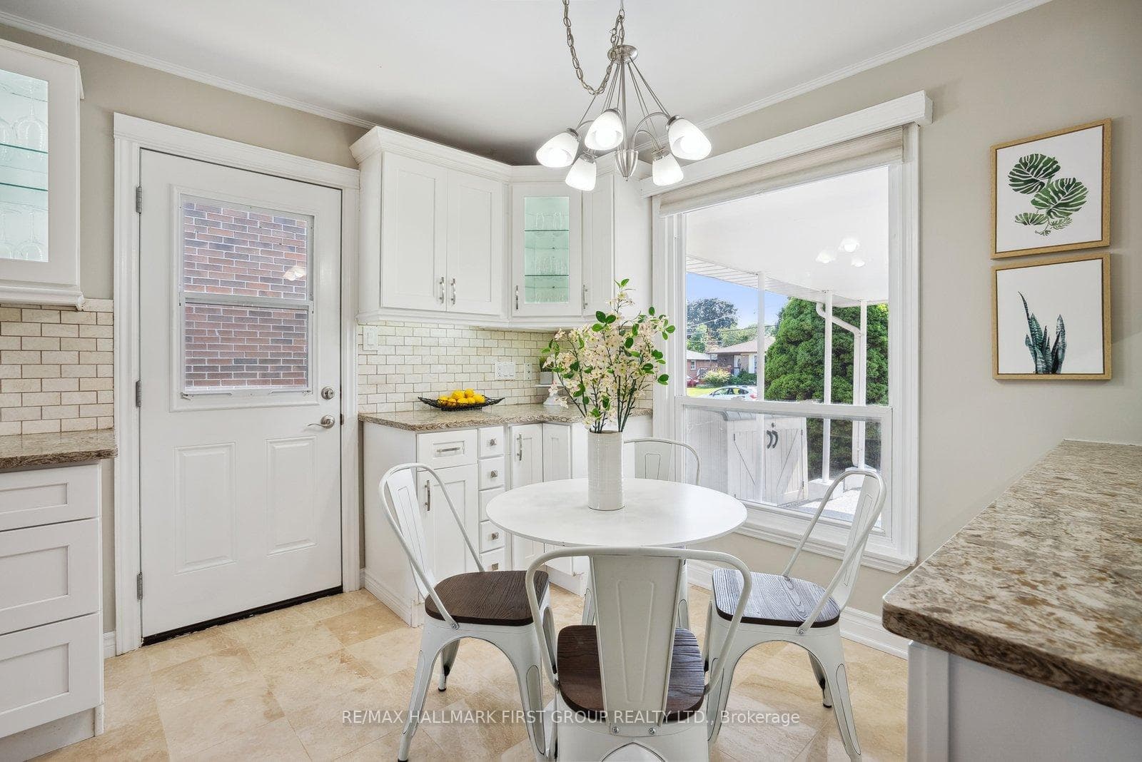 727 Leaside Street photo 15