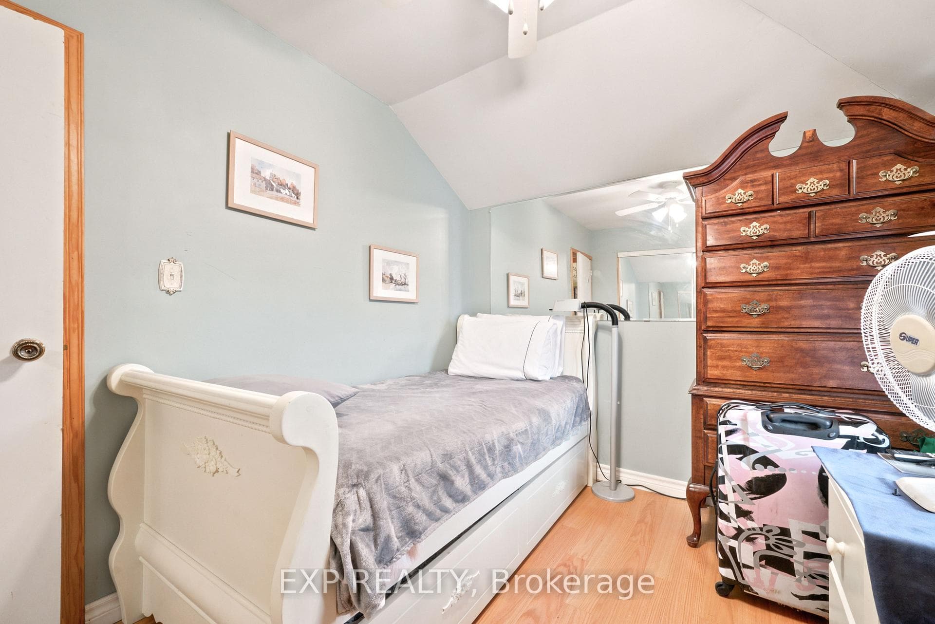 111 MACDONALD Street photo 31