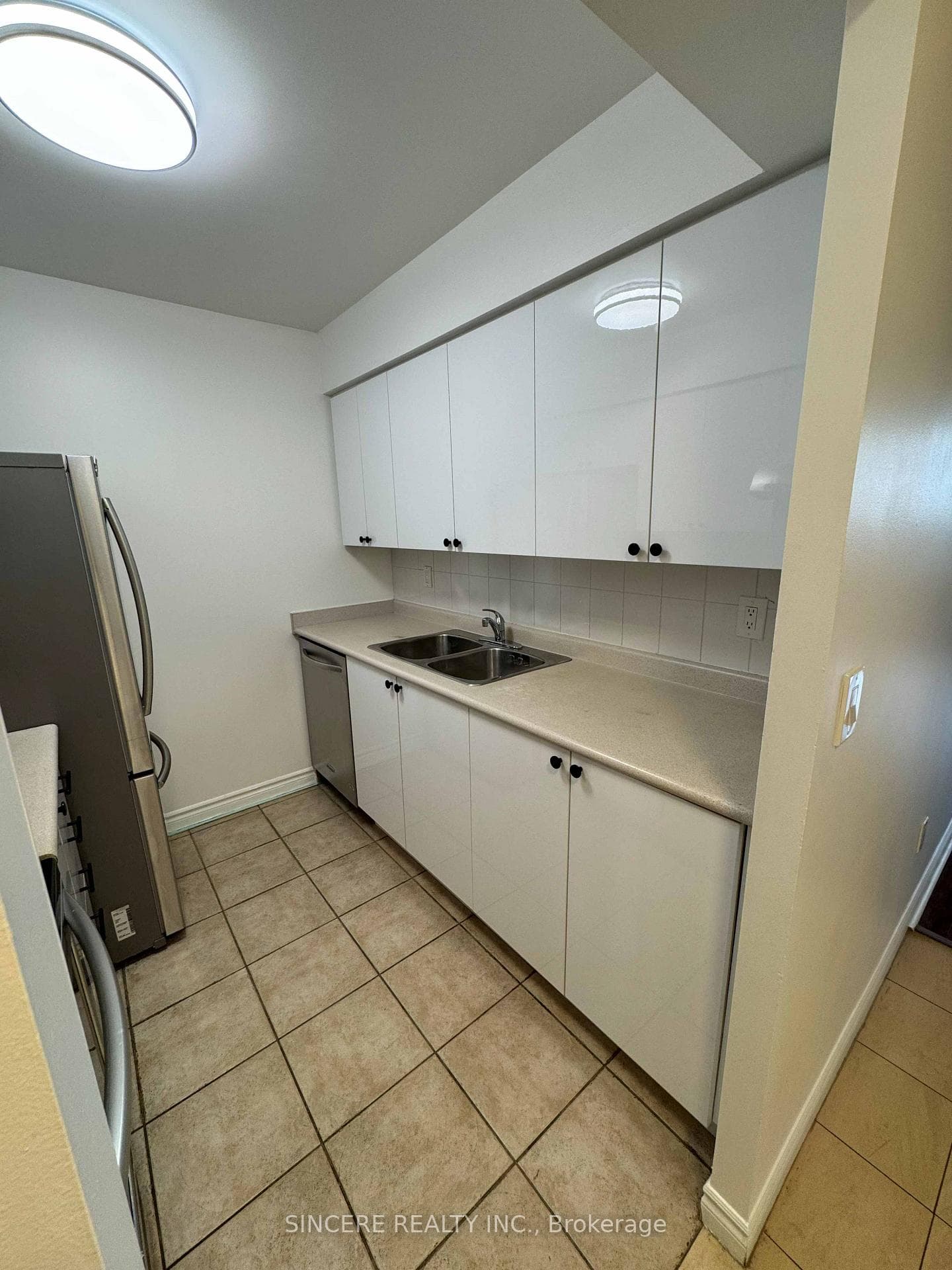 18 Sommerset Way Unit 1512 photo 10