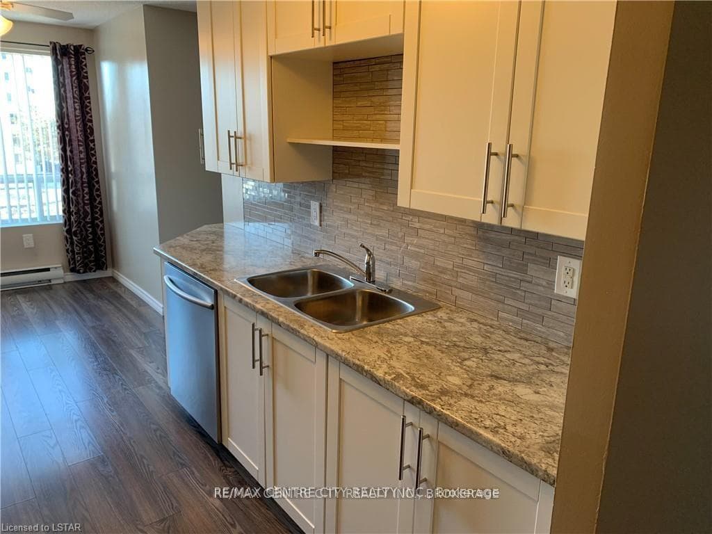 95 Base Line Road Unit 303 photo 6