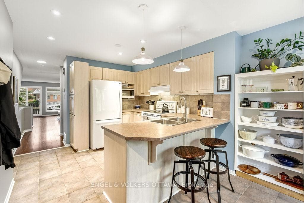 2230 Bois Vert Place photo 4