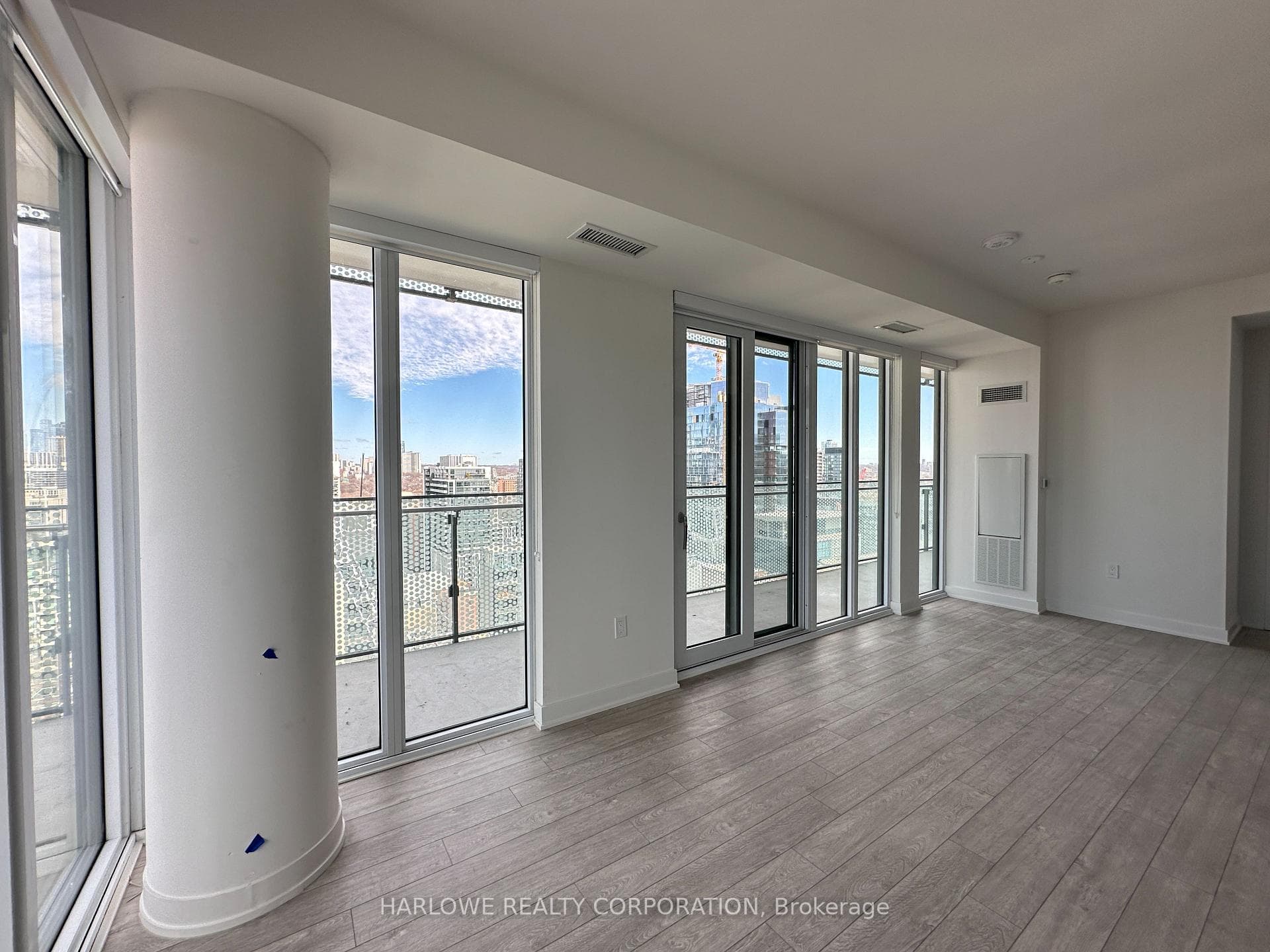 135 Lower Sherbourne Street Unit 2033 W photo 4