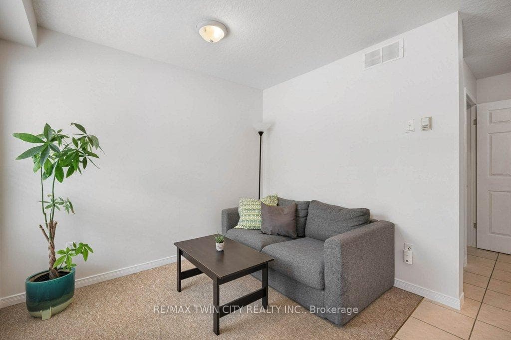142 YORK Street Unit 10 photo 9