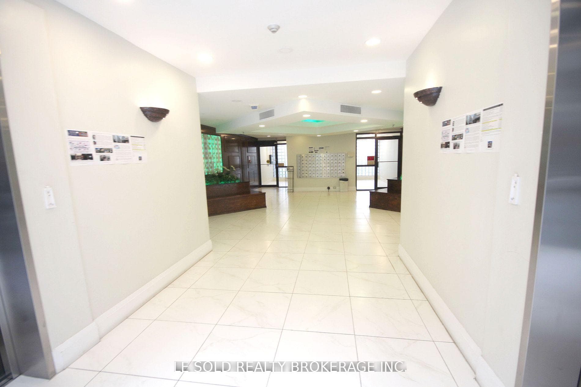 5800 Sheppard Avenue Unit 218 photo 4