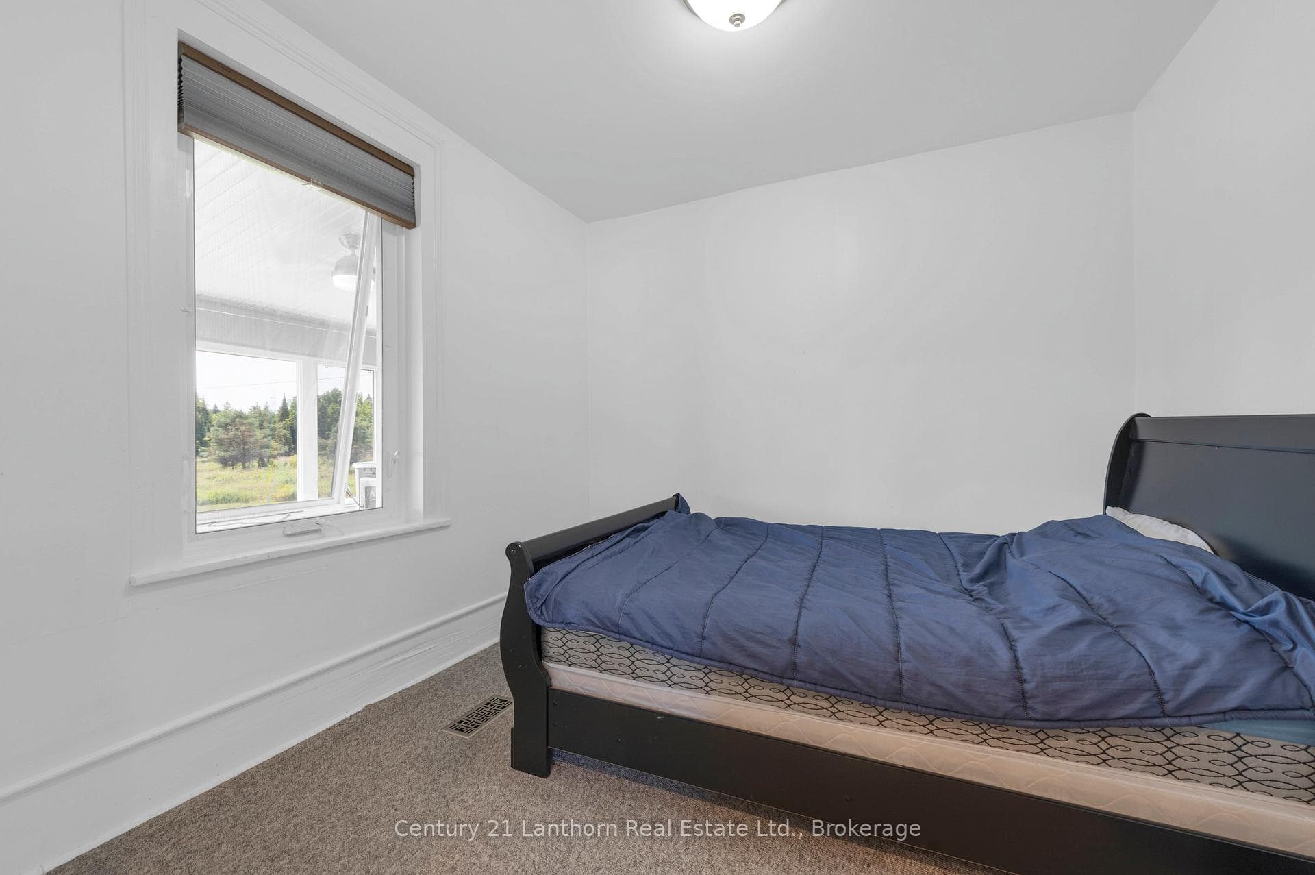 495 Barker Road photo 20