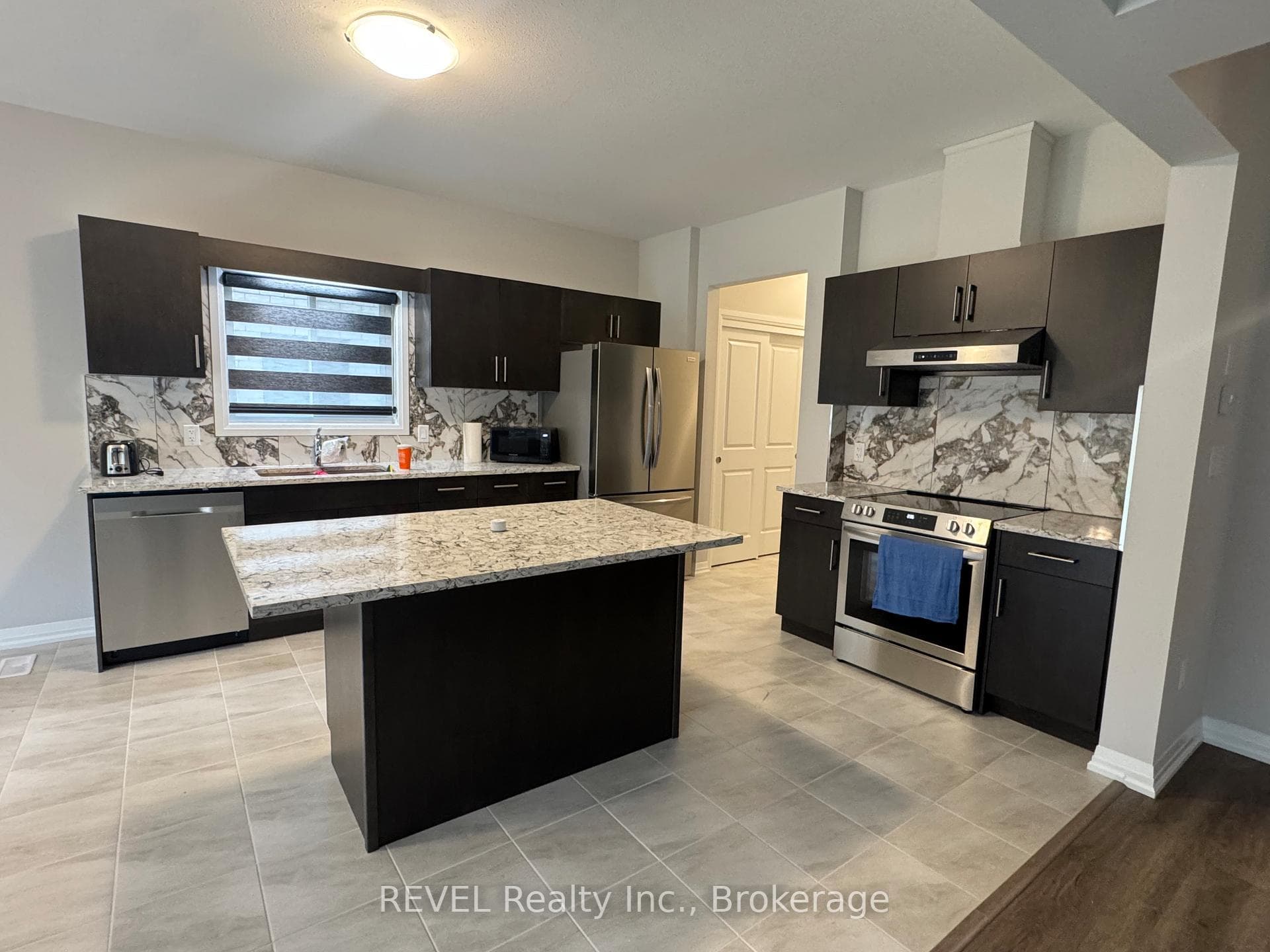 25 Willson Drive photo 8