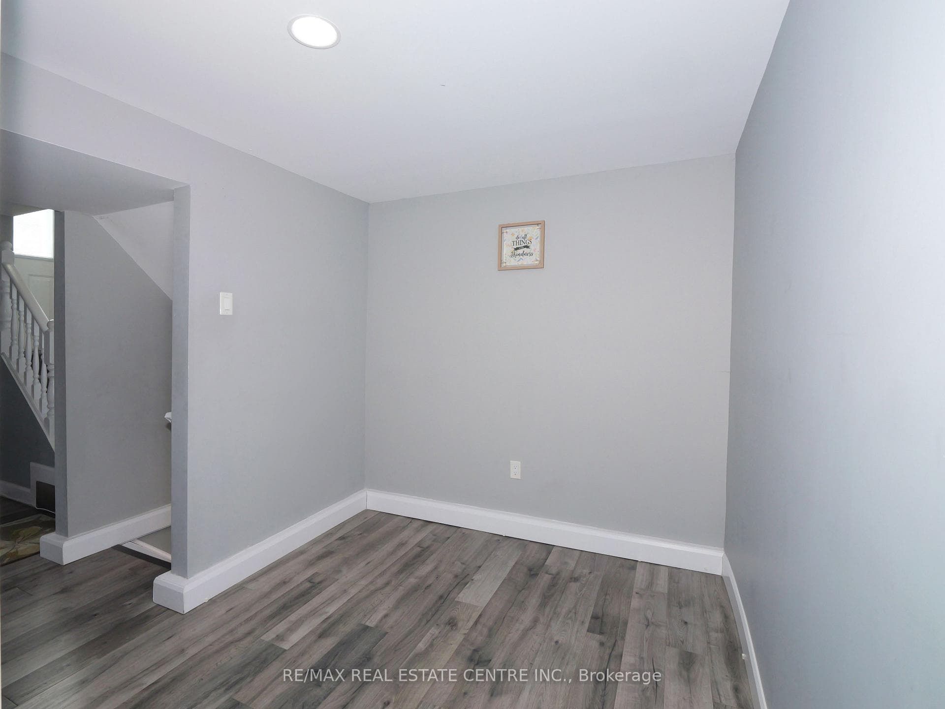 771 Monsarrat Avenue photo 22