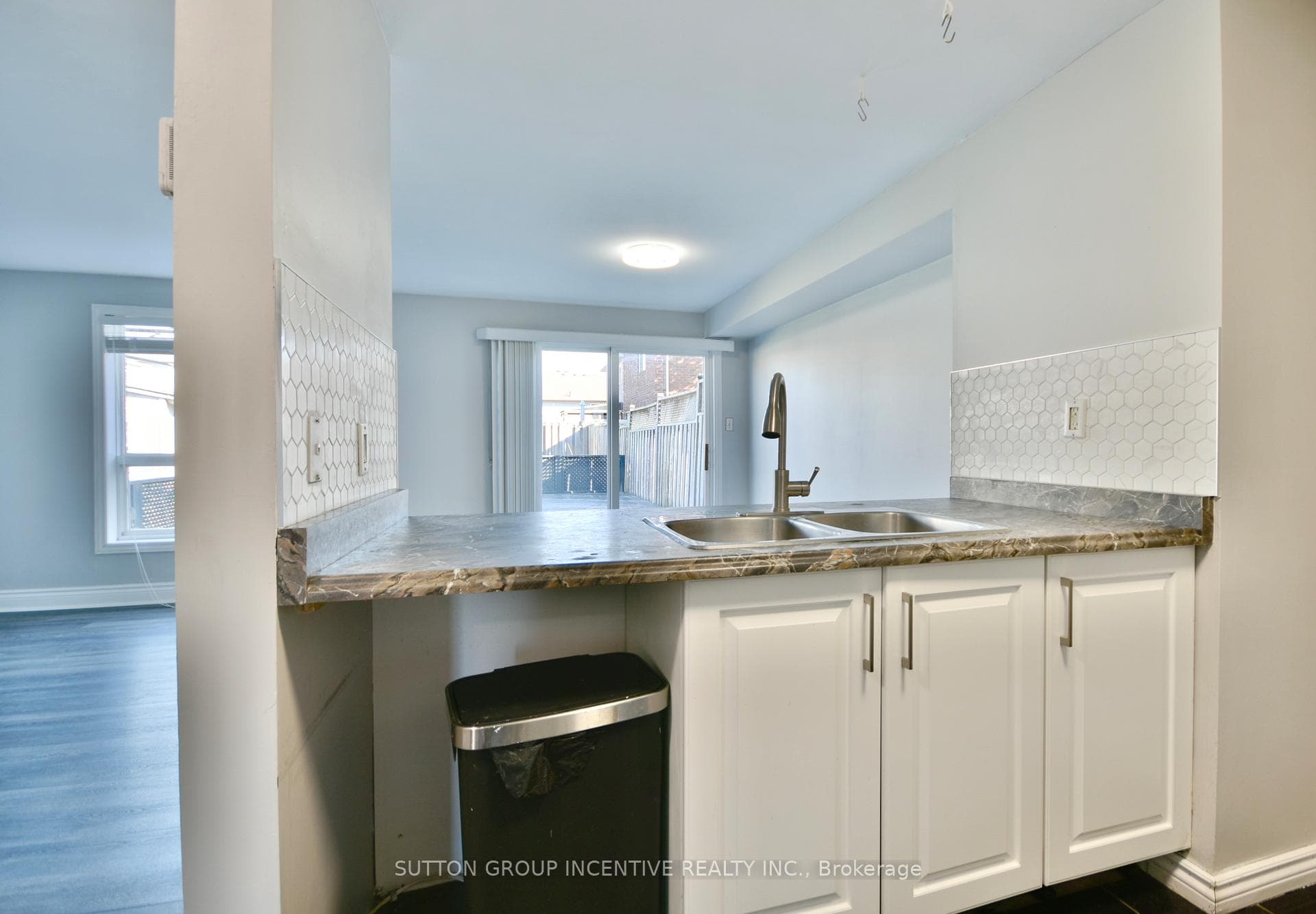 258 Dunsmore Lane photo 7