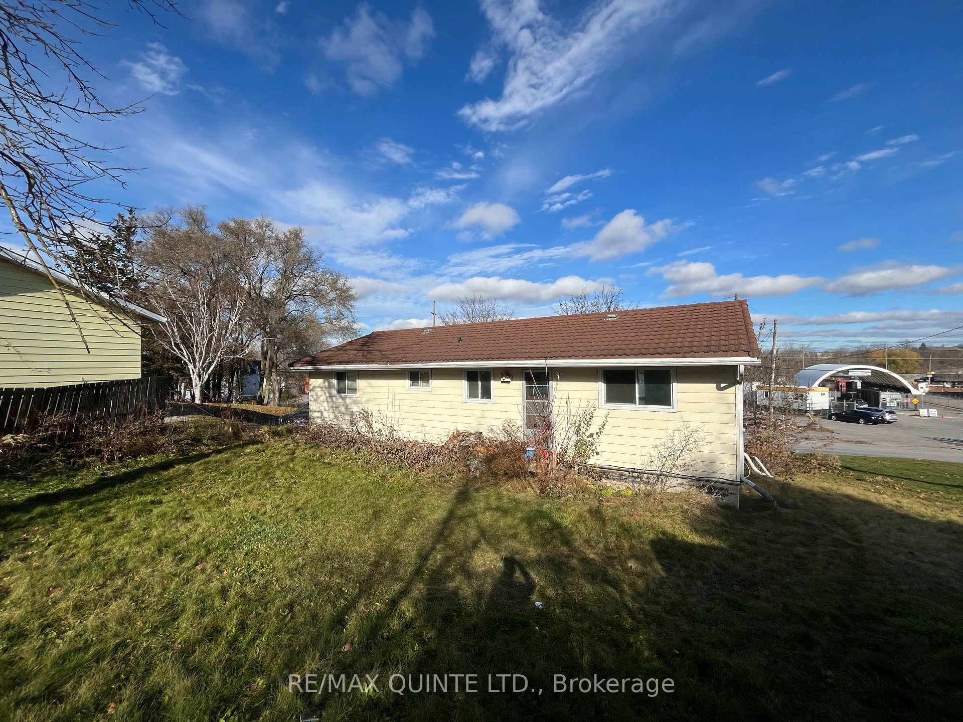 86 WALLBRIDGE Crescent photo 21