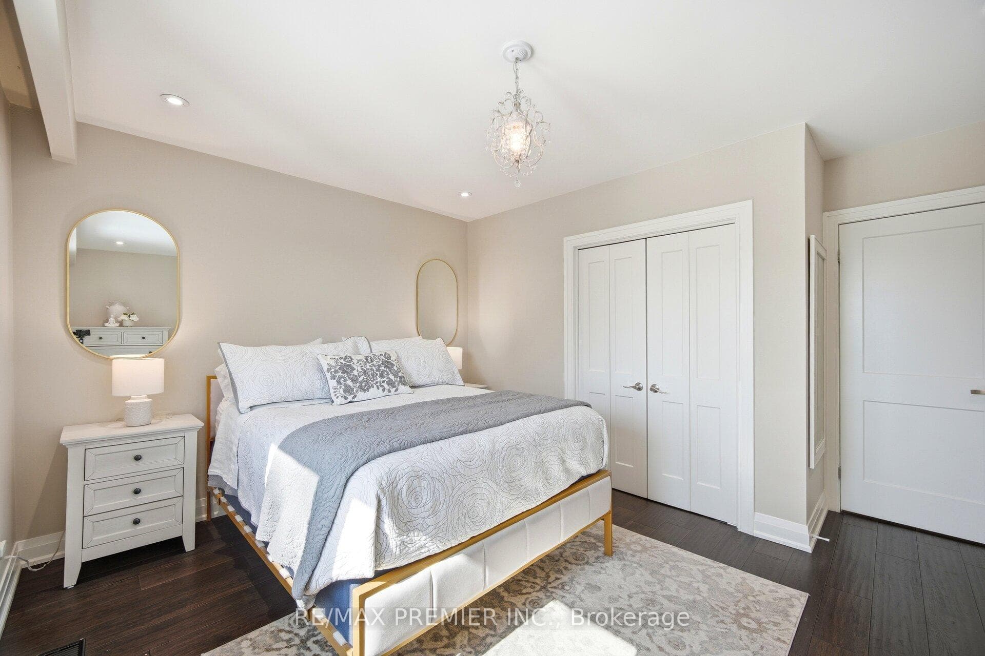267 Jeffcoat Drive photo 28