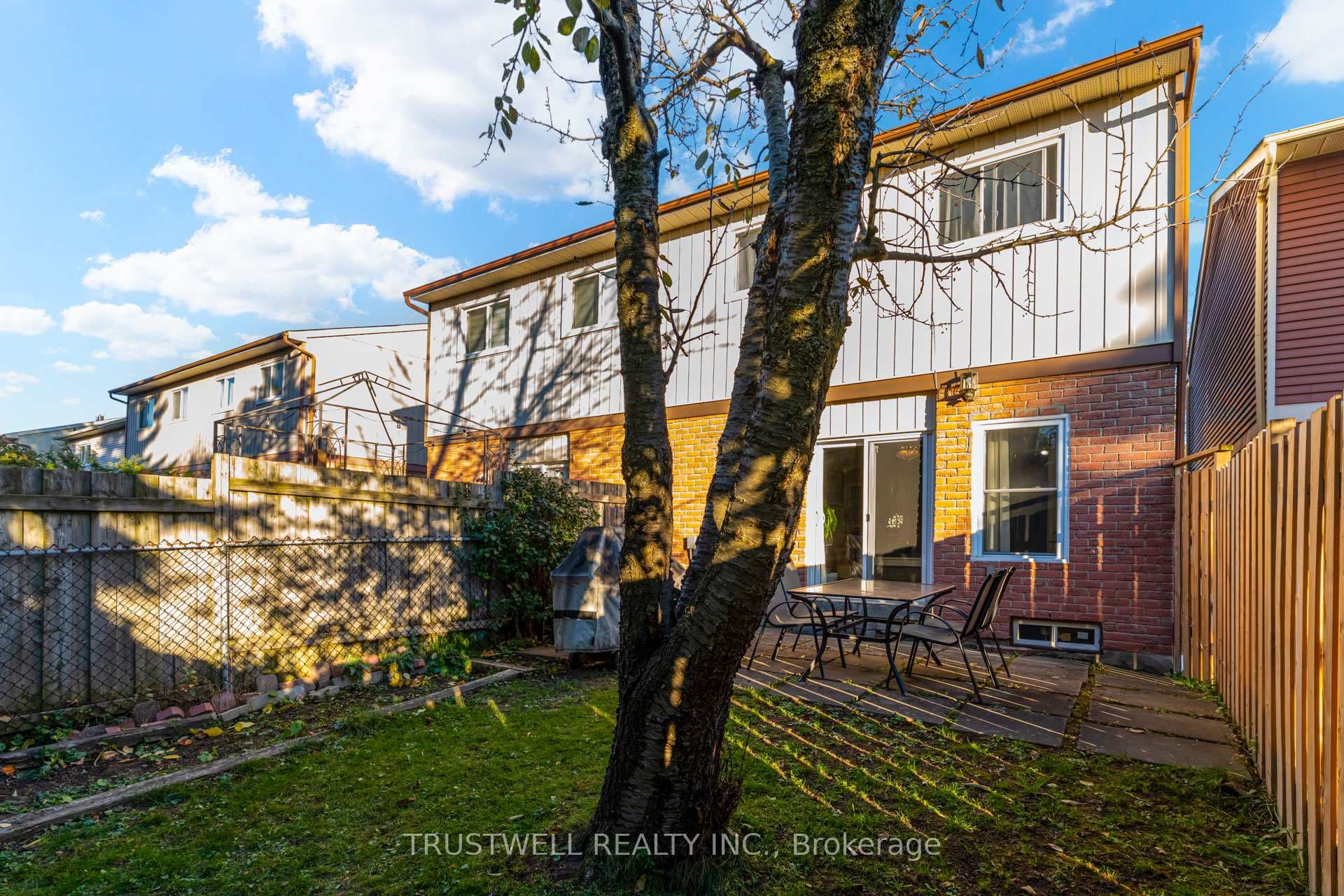 44 Caronia Square photo 32
