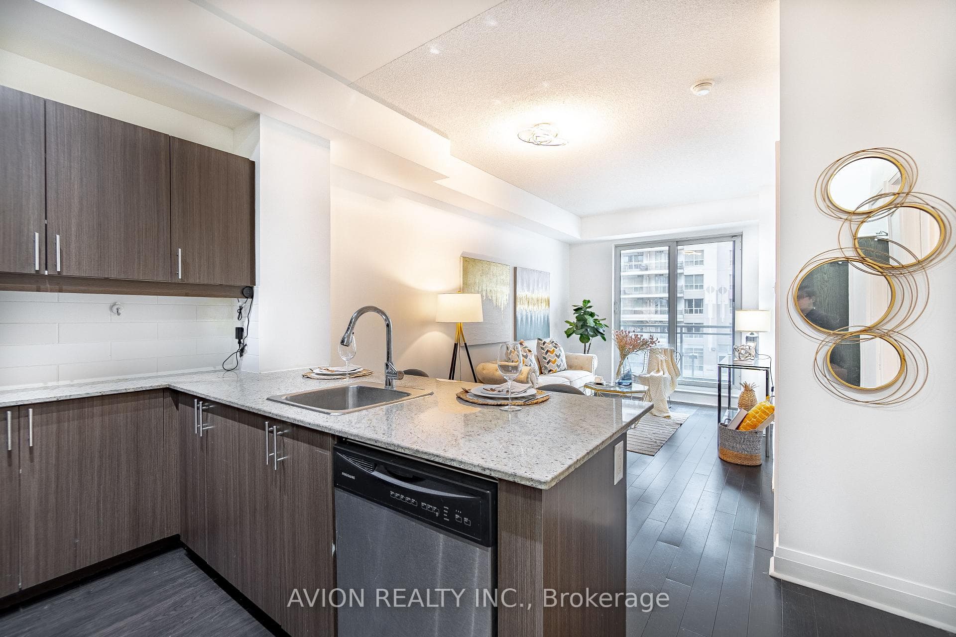 17 Kenaston Gardens Unit 202 photo 14