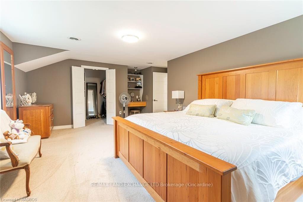 40 ALBERT Road photo 18