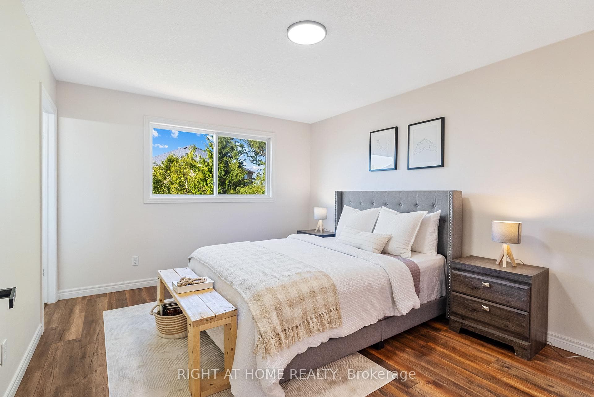 754 Hedgerow Place photo 28