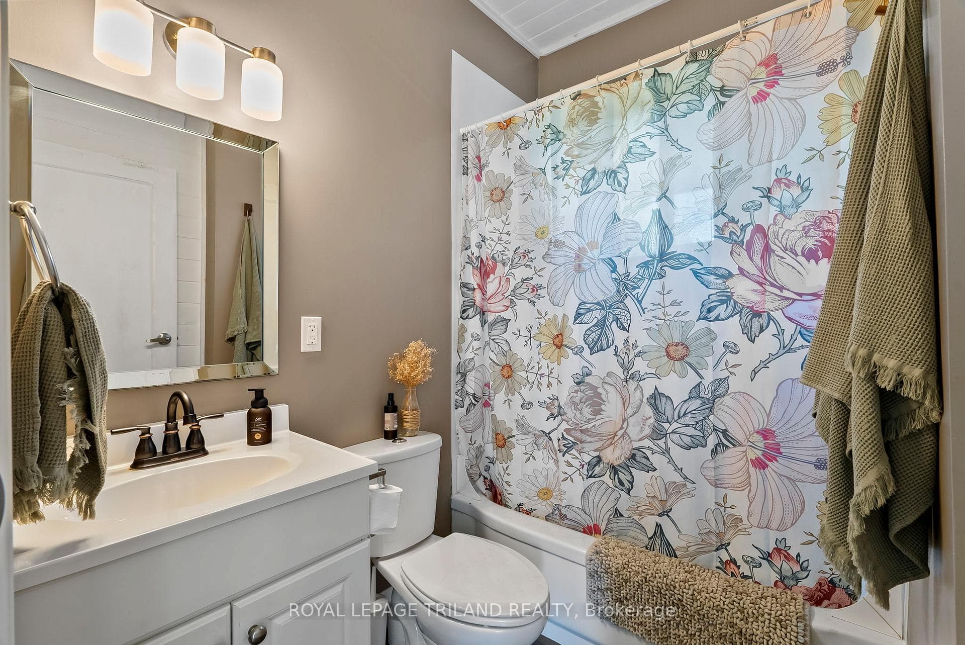 4-PC bathroom