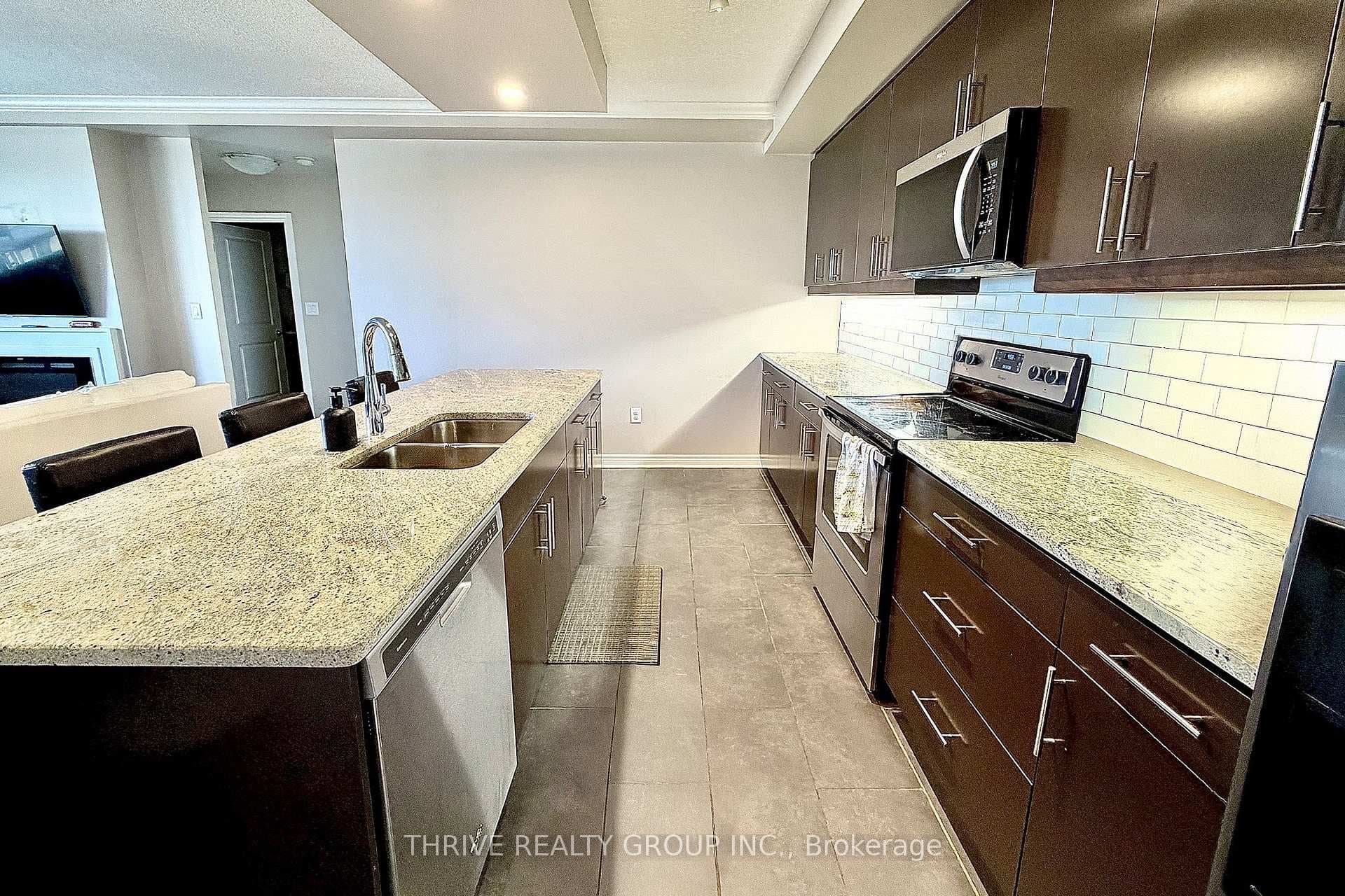330 RIDOUT Street Unit 1607 photo 8