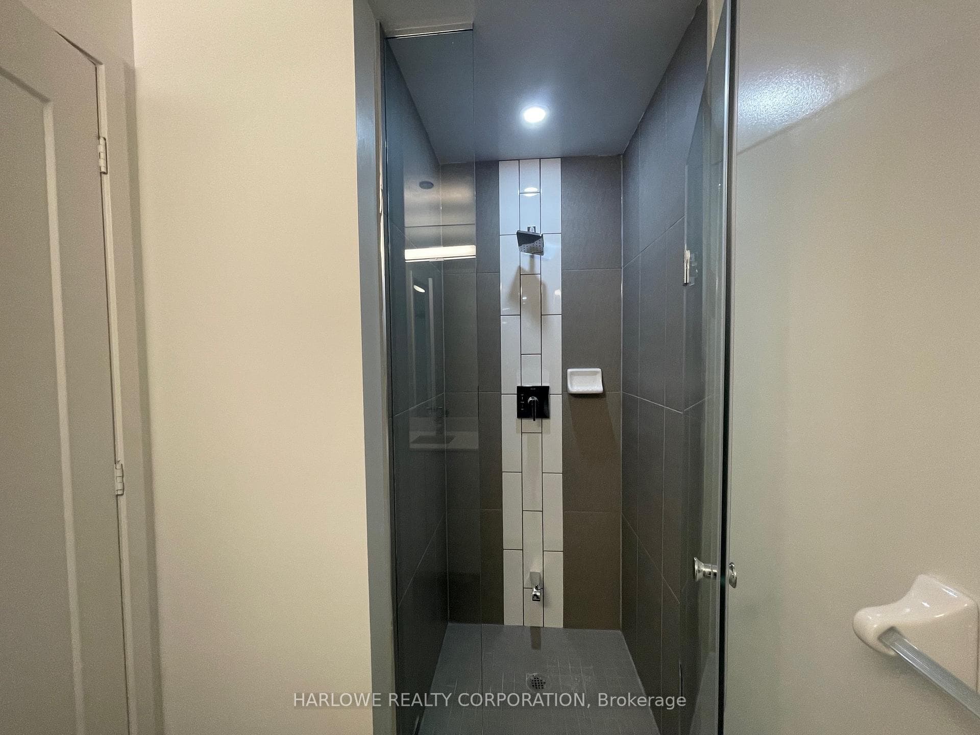135 Lower Sherbourne Street Unit 668 W photo 8