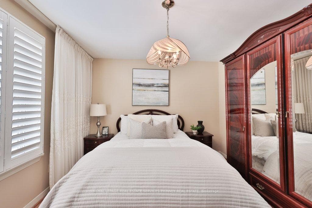 7 Roseglen Crescent photo 19