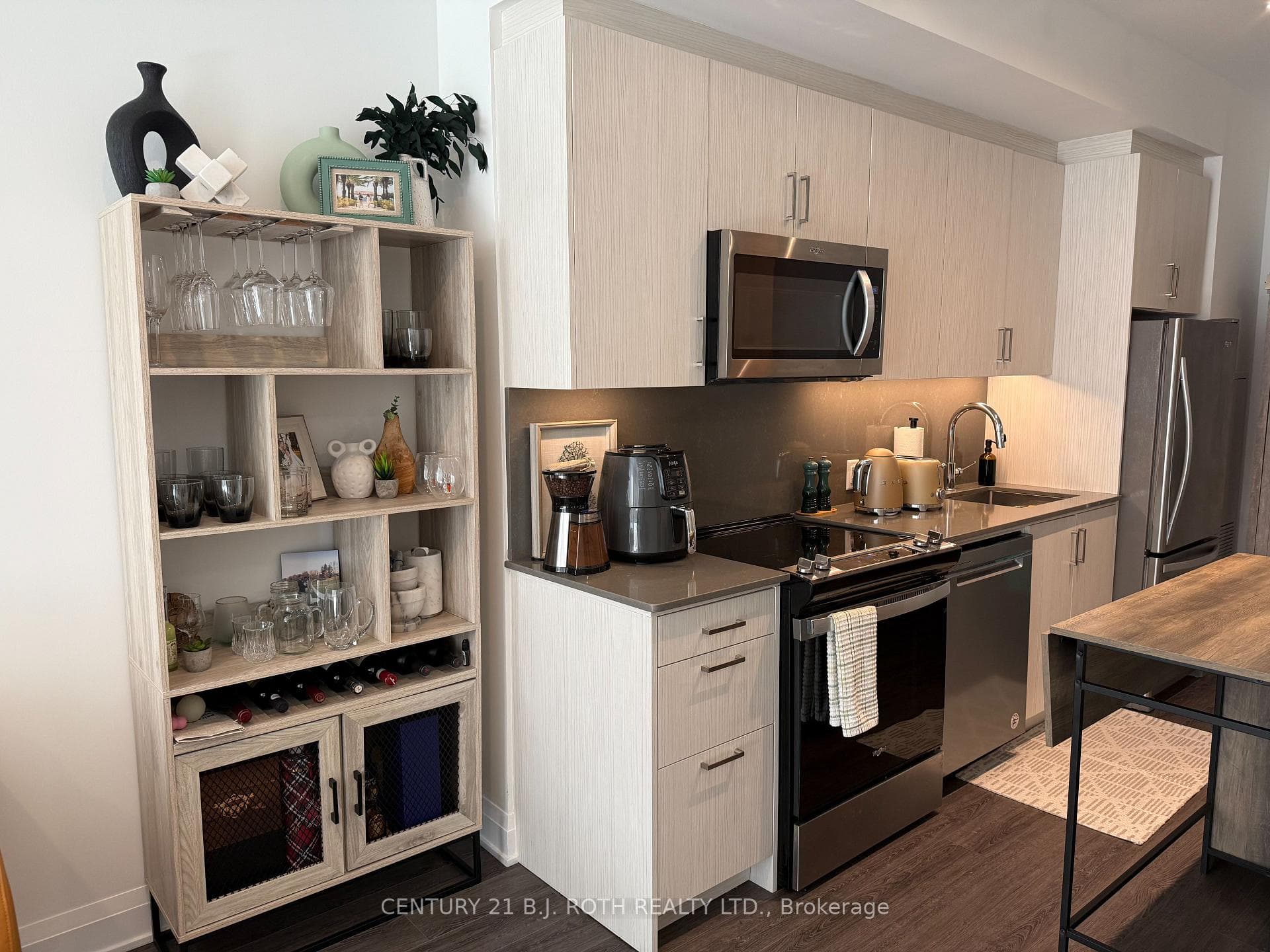 681 YONGE Street Unit 104 photo 7