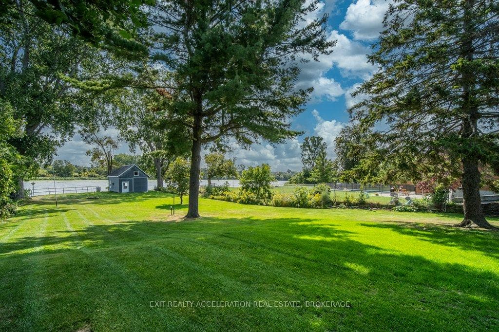400 Dundas Street photo 31