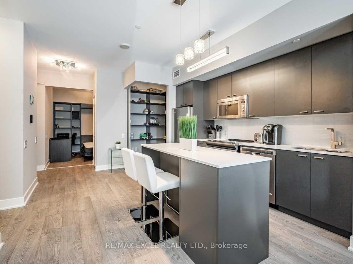 30 Roehampton Avenue Unit 619 photo 12