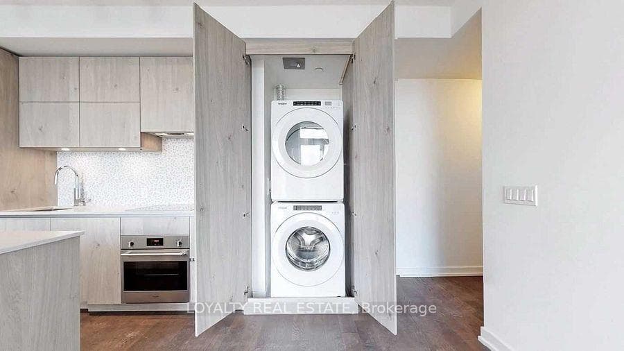 1 Yorkville Avenue Unit 2911 photo 20