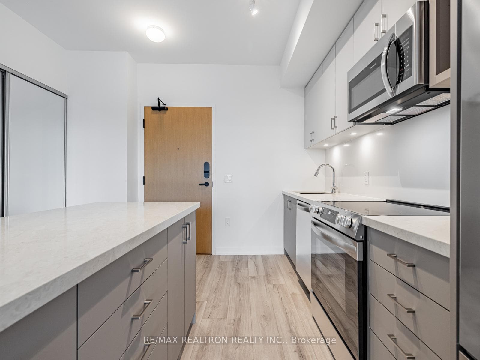 333 Sunseeker Avenue Unit 230 photo 5