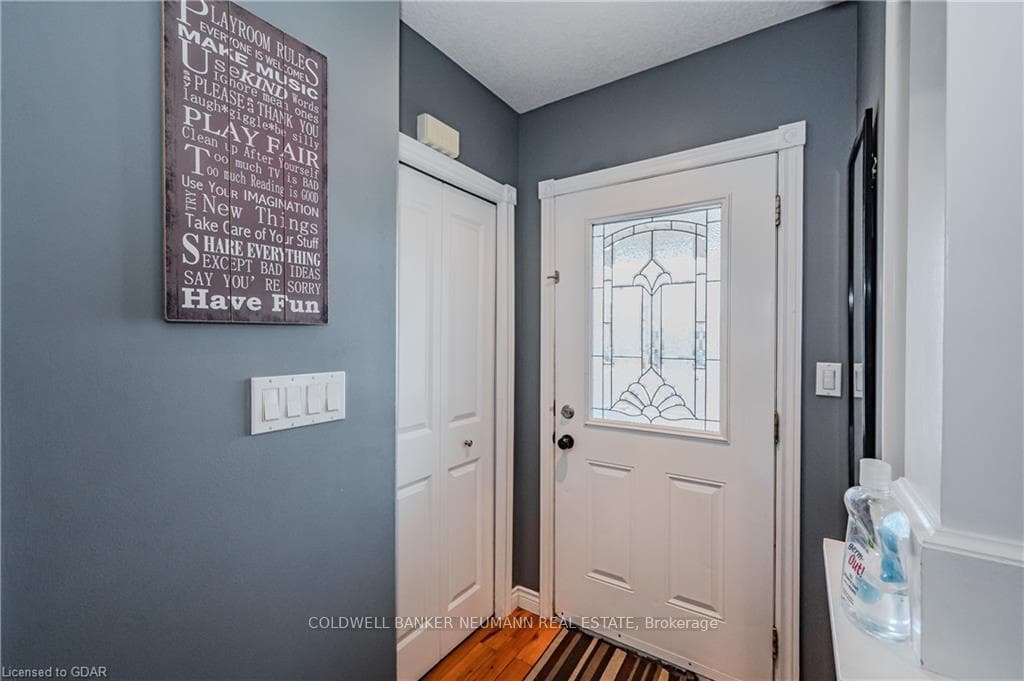 16 Speedvale Avenue photo 4