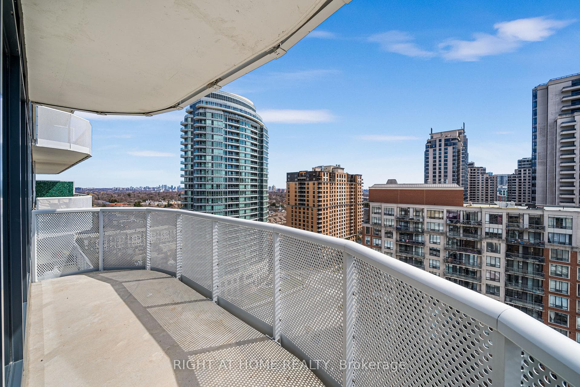 15 Holmes Avenue Unit 1502 photo 20