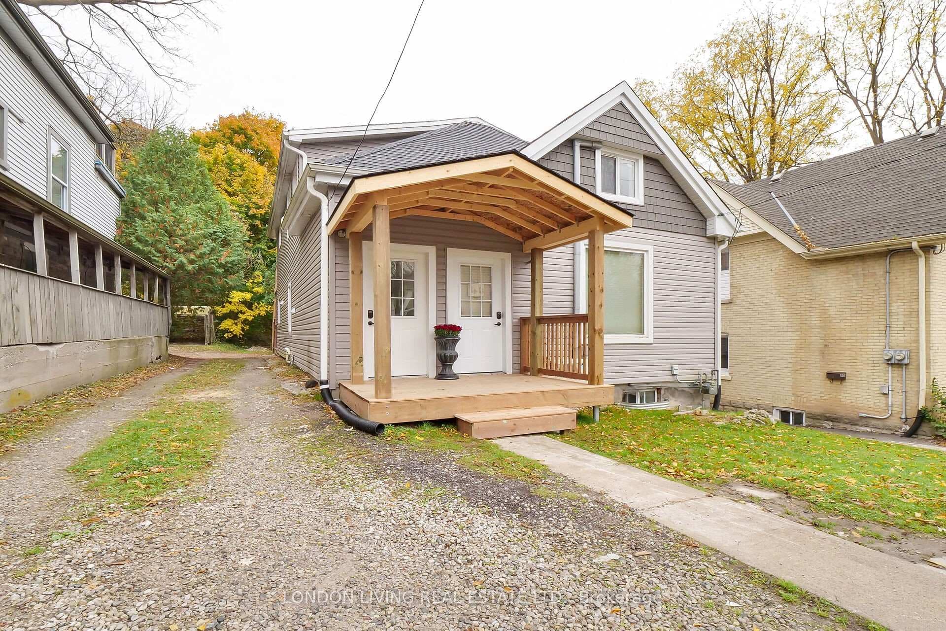 44 Springbank Drive photo 3