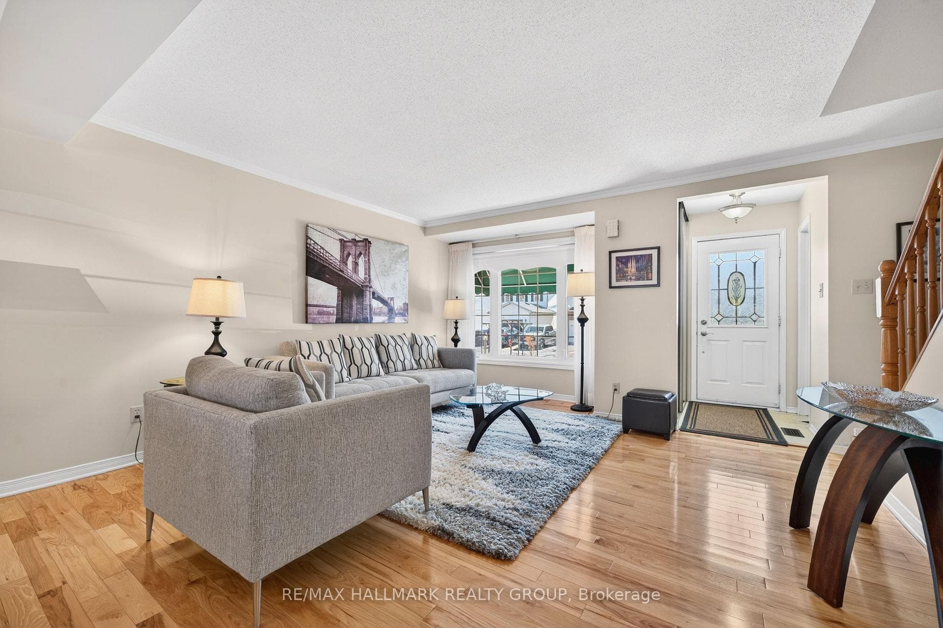 Bright, elegant main floor layout