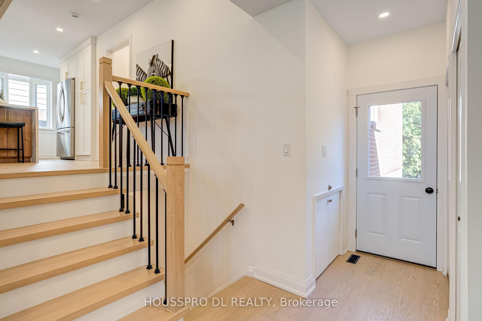 231 Romfield Circuit photo 6