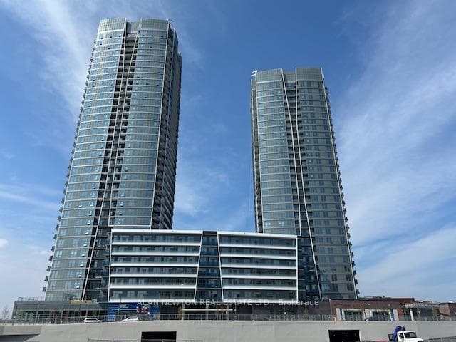 30 Upper Mall Way Unit 704A photo 1