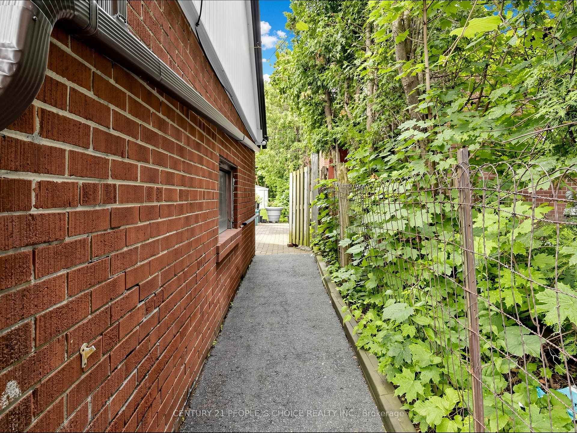76 Westona Street photo 32