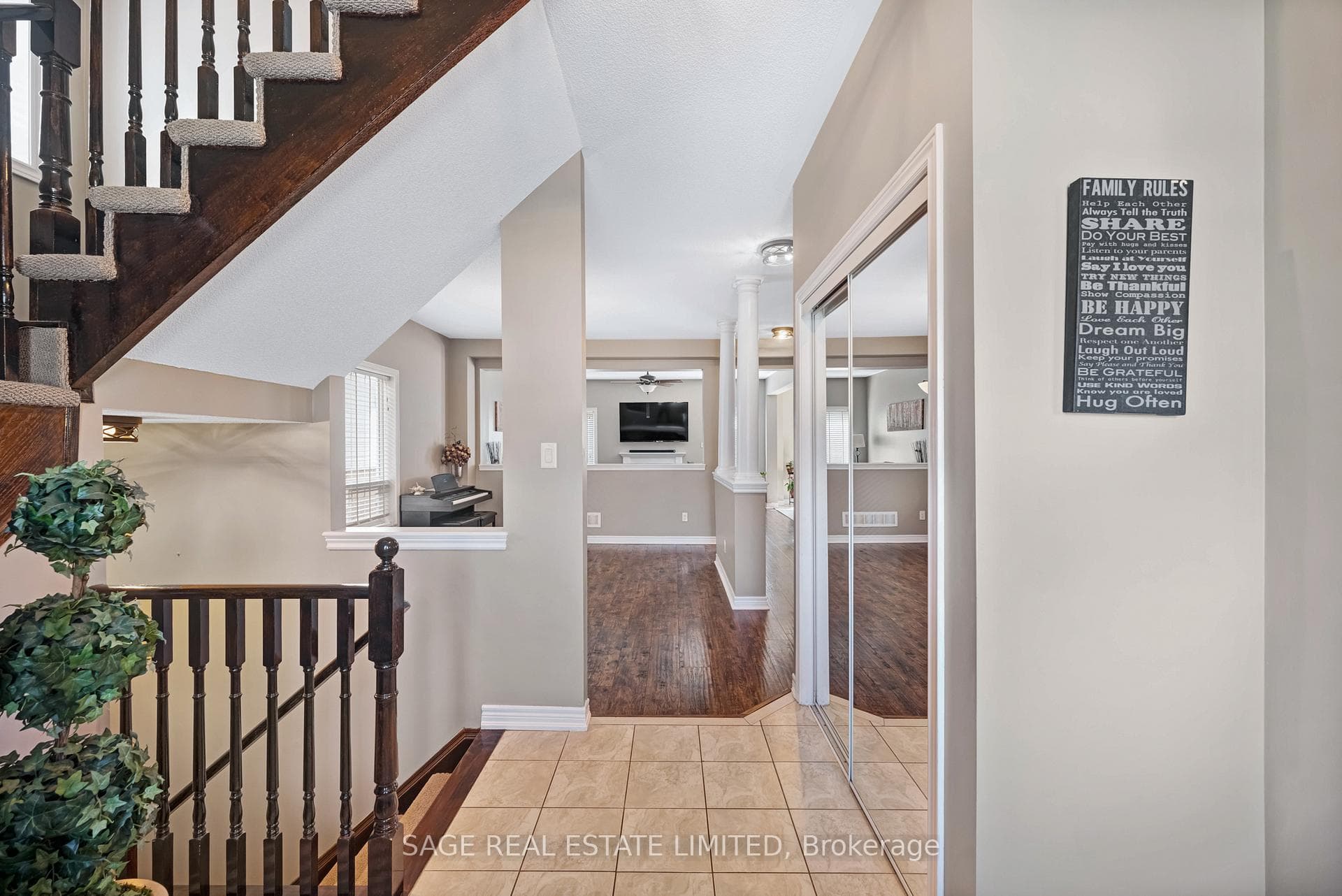 9 Wyndham Circle photo 4