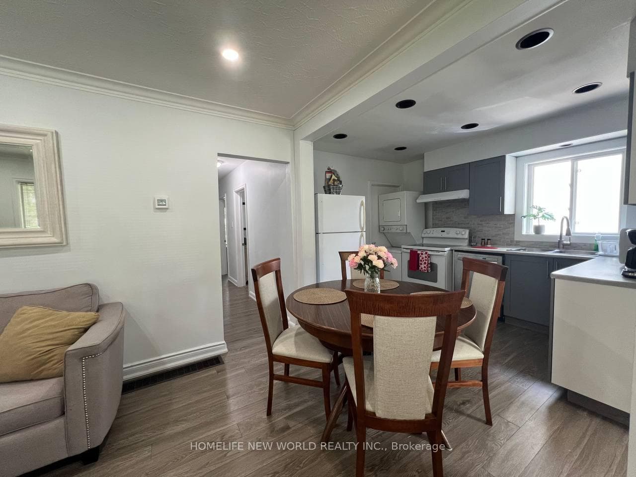 39 Otonabee Avenue photo 8