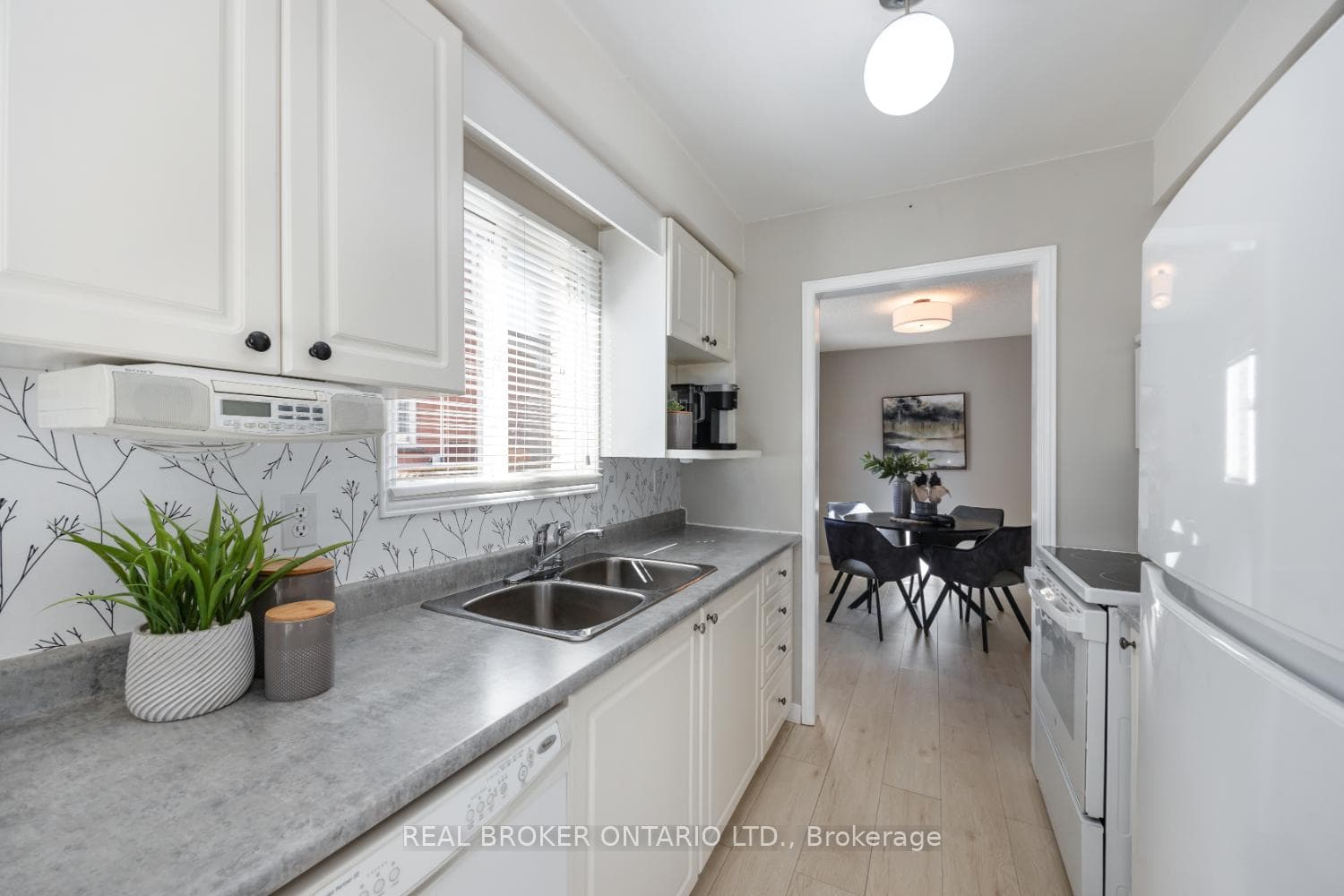 13 Fieldcrest Avenue photo 14