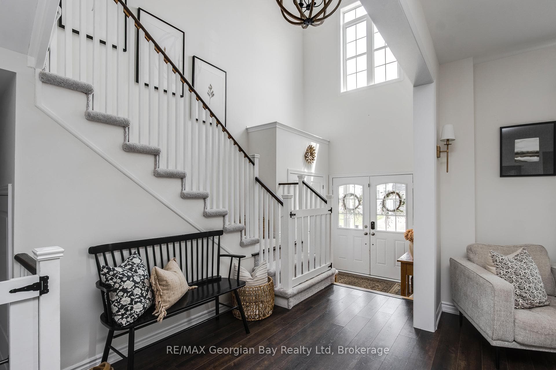 215 Roy Drive photo 5